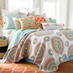 Mayla Medallion Quilt And Pillow Sham Set - Levtex Home -Home Comprehensive Store GUEST 98698ca2 dd3c 4491 b3b4 3e434c88cbdf